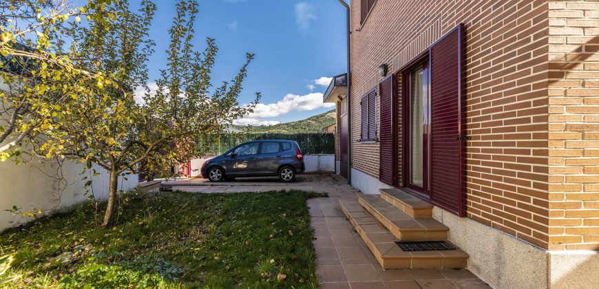 Casa en la sierra – San Rafael – C/ Cantueso 15