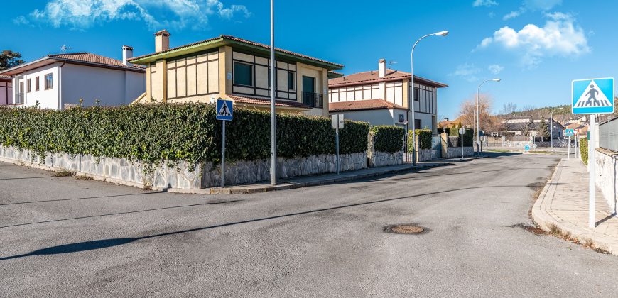 Casa en la sierra – San Rafael – Plza. Ciervos 18