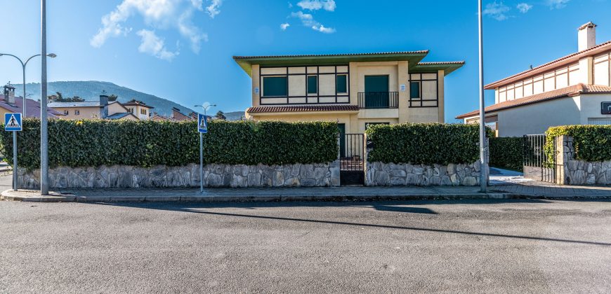 Casa en la sierra – San Rafael – Plza. Ciervos 18