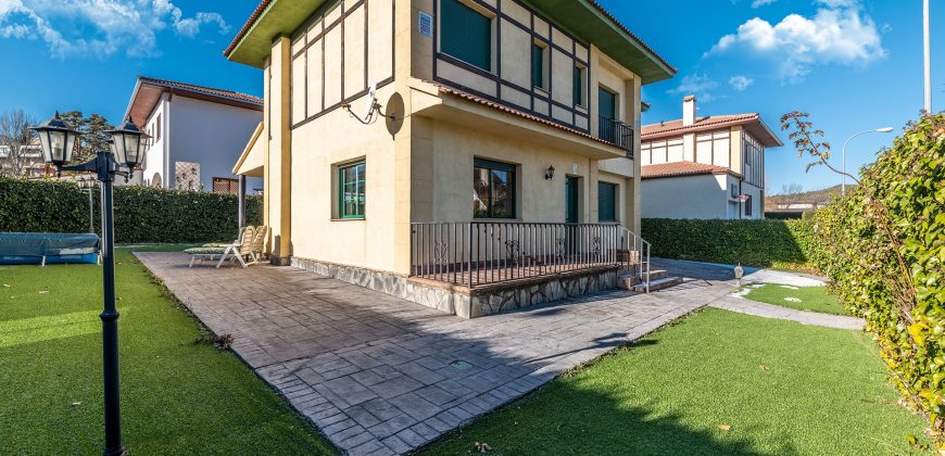 Casa en la sierra – San Rafael – Plza. Ciervos 18