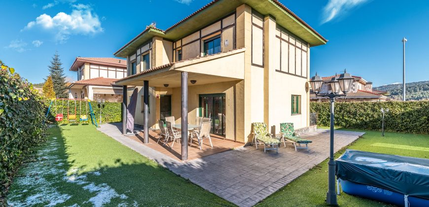 Casa en la sierra – San Rafael – Plza. Ciervos 18