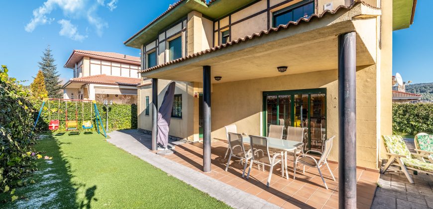 Casa en la sierra – San Rafael – Plza. Ciervos 18