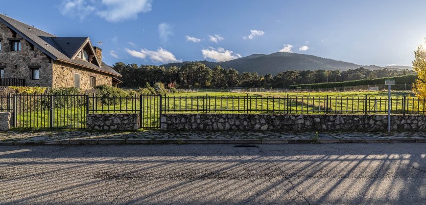 Parcela de Terreno – San Rafael – C/ Peña del Aguila 12